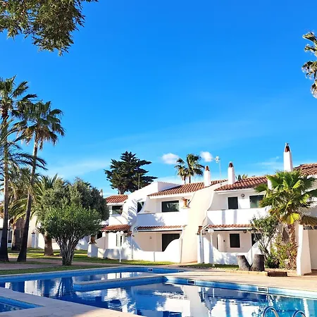 Con Vistas A La Piscina Апартаменты *