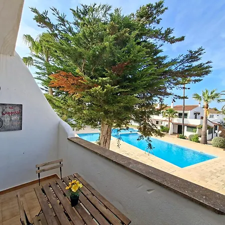 Con Vistas A La Piscina *