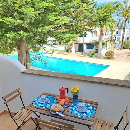Con Vistas A La Piscina Апартаменты *