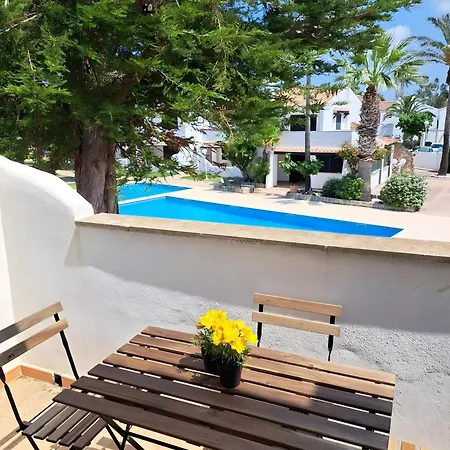 Con Vistas A La Piscina