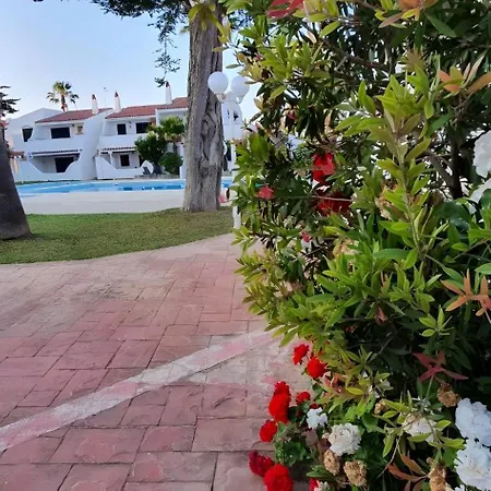 Con Vistas A La Piscina Апартаменты *